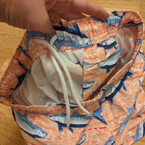 Men's Vineyard Vines swim trunks - Picture 6 of 9